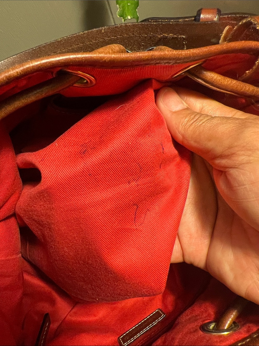 Dooney & Bourke Tan Brown Logo Quilted Drawstring Bucket Bag with Wallet & Pouch - Picture 15 of 16